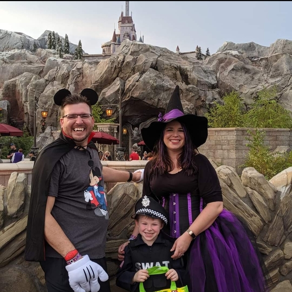 Meet your Posher, Ashley - Picture 2 of 2